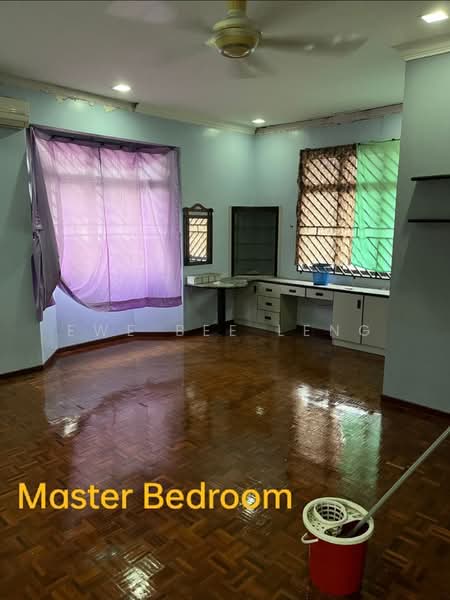 Semi-Detached House for Sale in Taman Molek (Johor Bahru) - Ewe Bee Leng - Master Bedroom - PropertyGuru.com.my