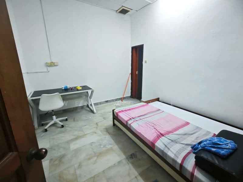 Rumah Teres 1 Tingkat untuk Dijual di Taman Ungku Tun Aminah (Skudai) - Wenting Lee - Bedroom - PropertyGuru.com.my