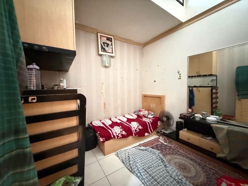 1-storey Terraced House for Sale in Taman Molek (Johor Bahru) - Darren Ho - Bedroom - PropertyGuru.com.my
