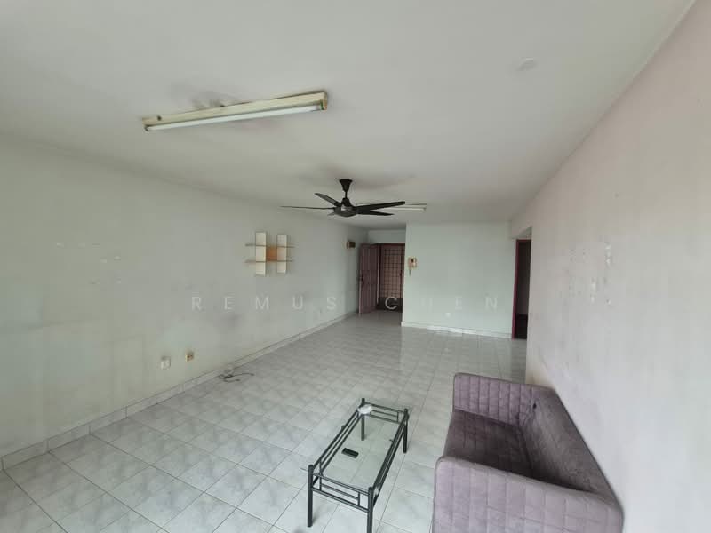 Kondominium untuk Dijual di Kenanga Point - Remus Chen - Living Room - PropertyGuru.com.my