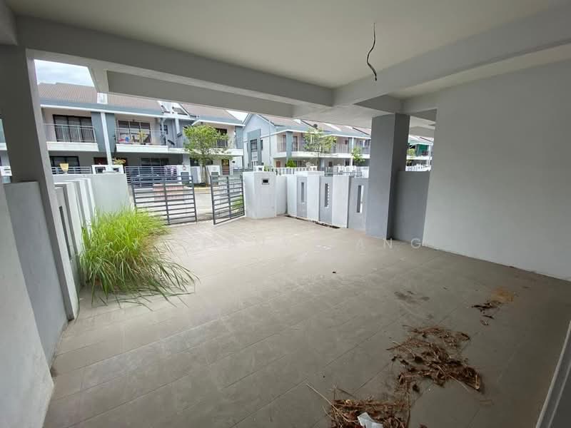 2-storey Terraced House for Sale in Bandar Tasik Puteri (Rawang) - Tiffany Yang - Car Porch - PropertyGuru.com.my