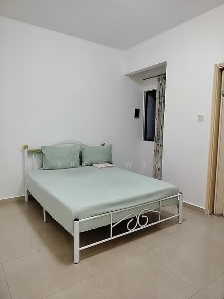 Pangsapuri untuk Dijual di Midah Heights Condominium - Tron Wan - Bedroom - PropertyGuru.com.my
