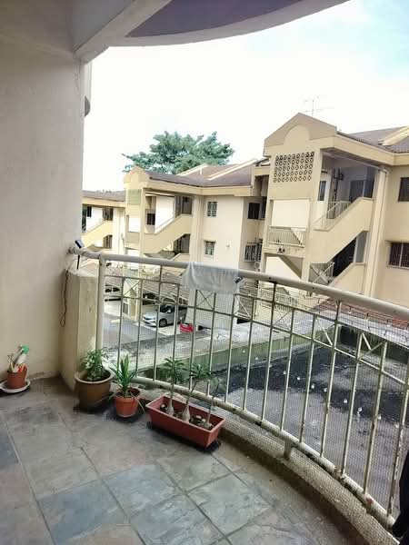 Pangsapuri untuk Dijual di Midah Heights Condominium - Tron Wan - Balcony - PropertyGuru.com.my