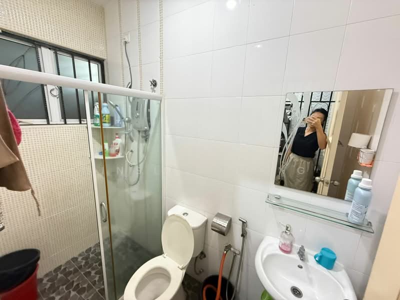 Semi-Detached House for Sale in Bandar Seri Botani (Ipoh) - Ainsley Thong - Bathroom - PropertyGuru.com.my