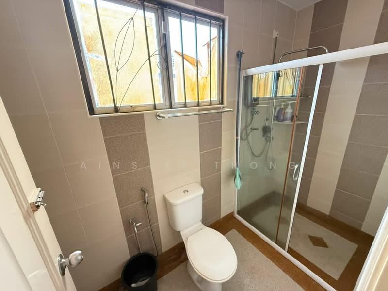 Semi-Detached House for Sale in Bandar Seri Botani (Ipoh) - Ainsley Thong - Bathroom - PropertyGuru.com.my