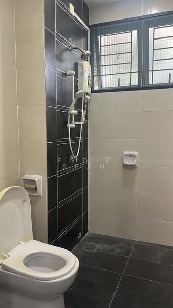 Rumah Teres 2 Tingkat untuk Dijual di Rawang (Selangor) - Eddie Seah - Bathroom - PropertyGuru.com.my