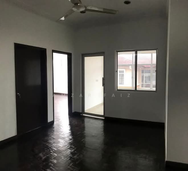 Semi-Detached House for Sale in Bandar Seri Putra (Bangi) - Amzar Faiz - PropertyGuru.com.my