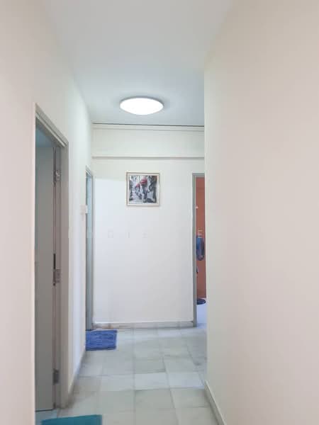Kondominium untuk Dijual di Endah Regal Condominium - Eddie Seah - Corridor - PropertyGuru.com.my