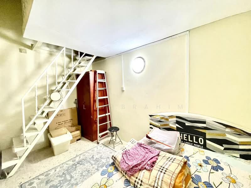 1-storey Terraced House for Sale in Taman Mawar (Bandar Kinrara) - Azli Ibrahim - Bedroom - PropertyGuru.com.my