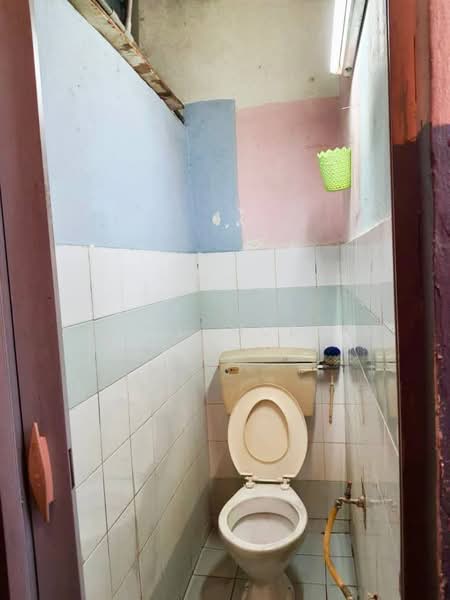 Apartment for Sale at Taman Sri Batu Caves - Ahmad Muslim - Bathroom - PropertyGuru.com.my