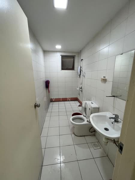 Servis Apartment untuk Dijual di Greenfield Regency - Kevin Ho - Bathroom - PropertyGuru.com.my