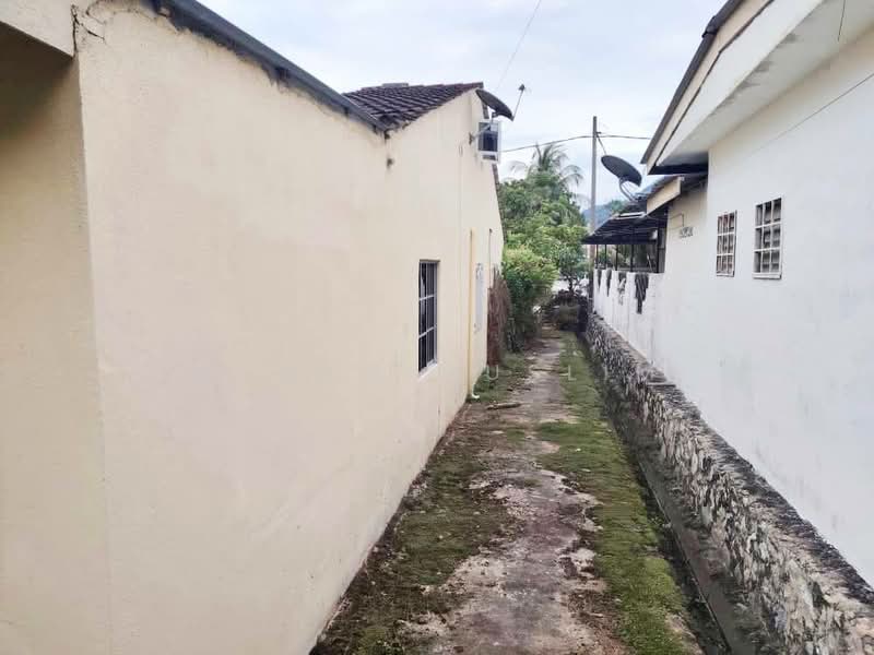 Rumah Teres 1 Tingkat untuk Dijual di Taman Pinggiran Batu Caves (Selayang) - Ahmad Muslim - Exterior - PropertyGuru.com.my