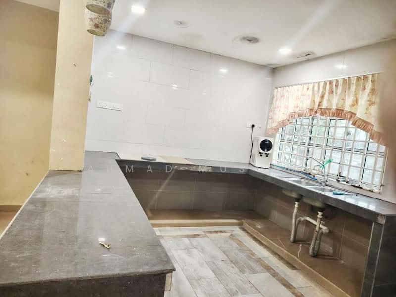 Rumah Teres 1 Tingkat untuk Dijual di Taman Pinggiran Batu Caves (Selayang) - Ahmad Muslim - Kitchen - PropertyGuru.com.my