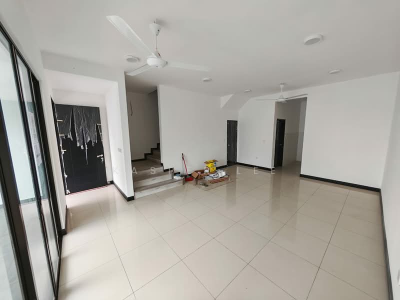 Rumah Teres 2 Tingkat untuk Disewa di Ulu Tiram (Johor) - Kasper Lee - Living Room - PropertyGuru.com.my
