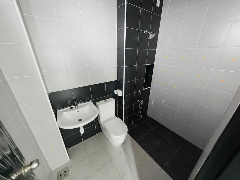 Rumah Teres 2 Tingkat untuk Disewa di Ulu Tiram (Johor) - Kasper Lee - Bathroom - PropertyGuru.com.my