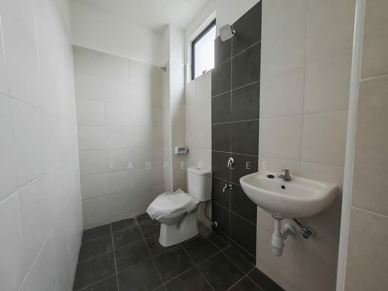 Rumah Teres 2 Tingkat untuk Disewa di Ulu Tiram (Johor) - Kasper Lee - Bathroom - PropertyGuru.com.my