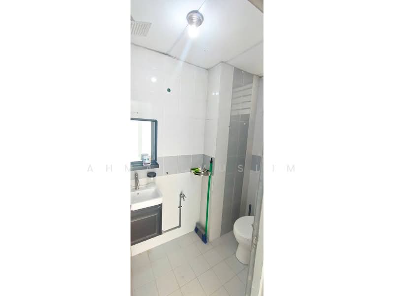 Pangsapuri untuk Dijual di 162 Residency - Ahmad Muslim - Bathroom - PropertyGuru.com.my