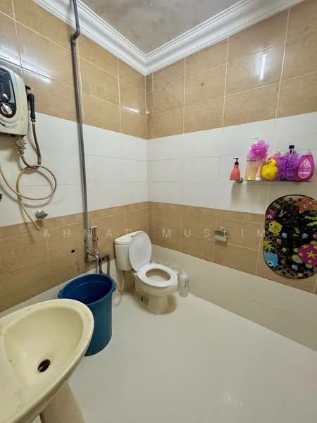 2-storey Terraced House for Sale in Bandar Tasik Puteri (Rawang) - Ahmad Muslim - Bathroom - PropertyGuru.com.my