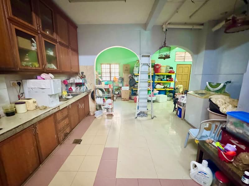 2-storey Terraced House for Sale in Bandar Tasik Puteri (Rawang) - Ahmad Muslim - Kitchen - PropertyGuru.com.my