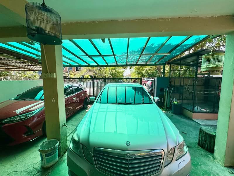 2-storey Terraced House for Sale in Bandar Tasik Puteri (Rawang) - Ahmad Muslim - Car Park - PropertyGuru.com.my
