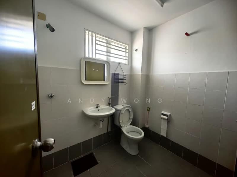 2-storey Terraced House for Sale in Bandar Teknologi Kajang (Kajang) - Andy Wong - Bathroom - PropertyGuru.com.my
