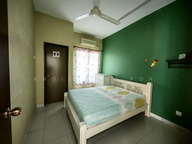 2-storey Terraced House for Sale in Bandar Teknologi Kajang (Kajang) - Angie Wong Poh Choo - Bedroom - PropertyGuru.com.my