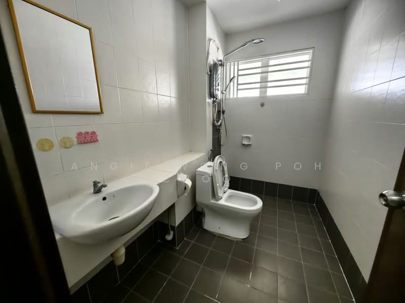 2-storey Terraced House for Sale in Bandar Teknologi Kajang (Kajang) - Angie Wong Poh Choo - Bathroom - PropertyGuru.com.my