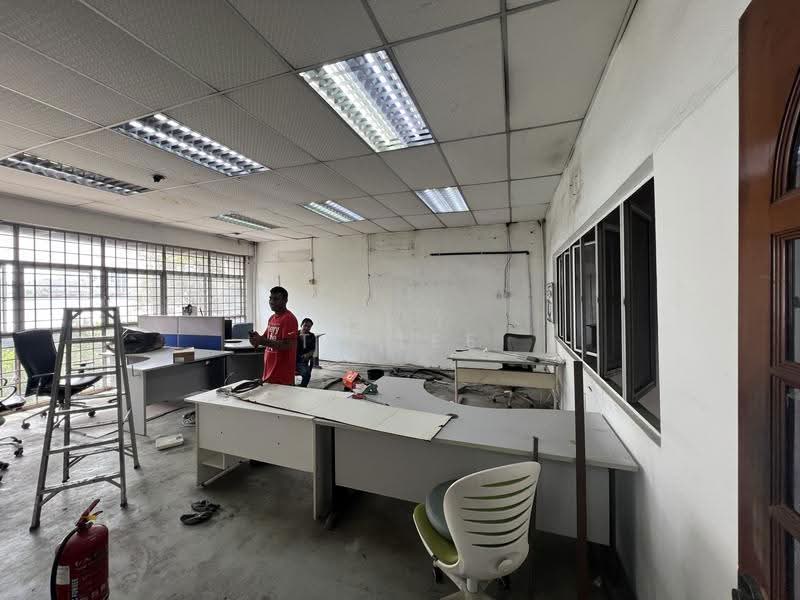 Warehouse for Rent in Kampung Baru Sungai Buloh (Sungai Buloh) - TF Lee - Interior - PropertyGuru.com.my