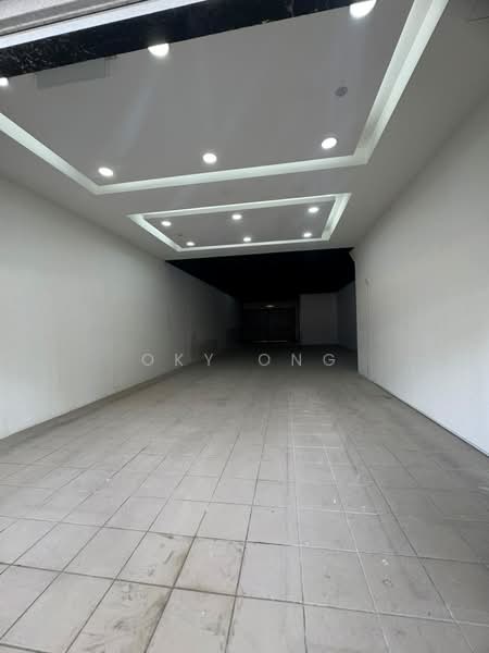 Shop for Rent in Seri Kembangan (Selangor) - Oky Ong - Entrance - PropertyGuru.com.my