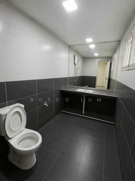 2-storey Terraced House for Sale in Serdang Jaya (Seri Kembangan) - Bosco Lum - Bathroom - PropertyGuru.com.my