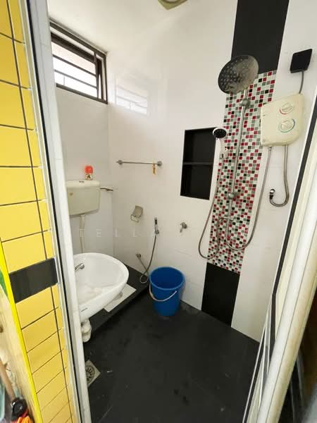 Rumah Teres 1 Tingkat untuk Disewa di Permas Jaya (Johor) - Stella Chia - Bathroom - PropertyGuru.com.my