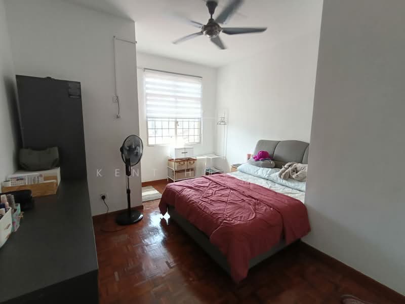 Rumah Teres untuk Dijual di Bandar Putra Permai (Seri Kembangan) - KENT HUI LAU - Bedroom - PropertyGuru.com.my