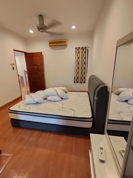 2-storey Terraced House for Rent in Bandar Baru Sri Petaling (Sri Petaling) - Ping Chin - Bedroom - PropertyGuru.com.my