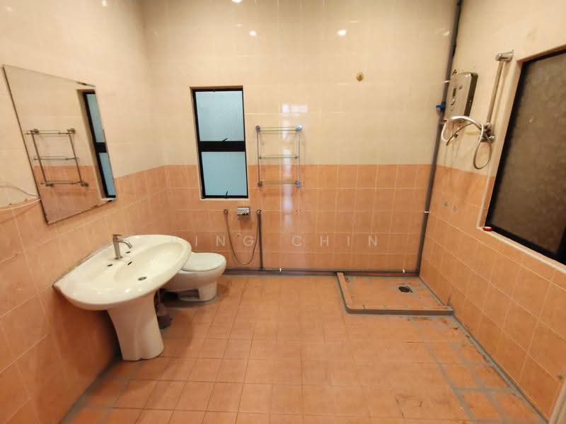 Rumah Teres 2-Tingkat untuk Disewa di Bandar Baru Sri Petaling (Sri Petaling) - Ping Chin - Bathroom - PropertyGuru.com.my