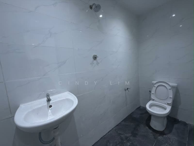 2-storey Terraced House for Sale in Bandar Baru Permas Jaya (Permas Jaya) - Cindy Lim - Bathroom - PropertyGuru.com.my