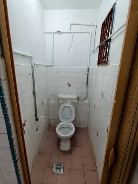 2-storey Terraced House for Sale in Taman Megah Ria (Masai) - Shereen Wong - Bathroom - PropertyGuru.com.my