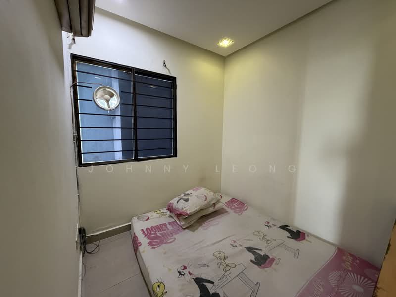 Kondominium untuk Dijual di Amadesa Resort Condominium - Johnny Leong - Bedroom - PropertyGuru.com.my
