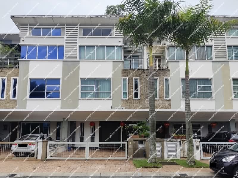 2.5-storey Terraced House for Sale in Seri Kembangan (Selangor) - Gary Chow - Exterior - PropertyGuru.com.my
