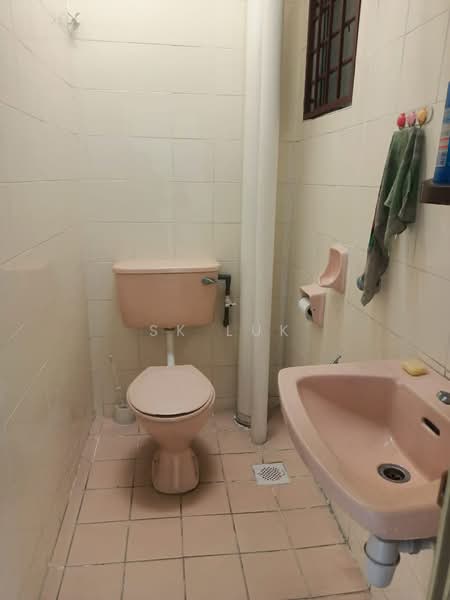 Apartment for Sale at Pangsapuri Taman Bukit Rawang Putra - SK Luk - Bathroom - PropertyGuru.com.my