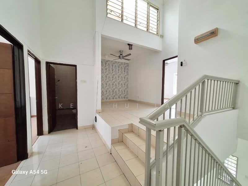 Rumah Teres 2 Tingkat untuk Dijual di Taman Prima Tropika (Seri Kembangan) - KENT HUI LAU - Living Room - PropertyGuru.com.my