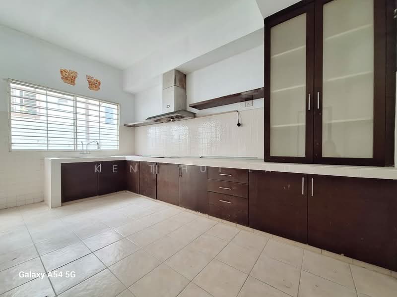 Rumah Teres 2 Tingkat untuk Dijual di Taman Prima Tropika (Seri Kembangan) - KENT HUI LAU - Kitchen - PropertyGuru.com.my