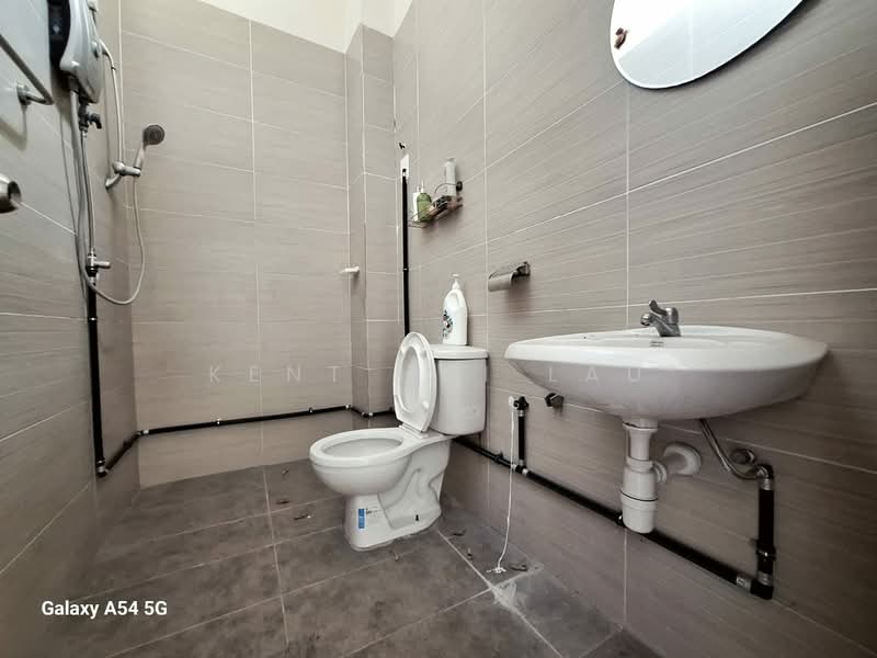 Rumah Teres 2 Tingkat untuk Dijual di Taman Prima Tropika (Seri Kembangan) - KENT HUI LAU - Bathroom - PropertyGuru.com.my