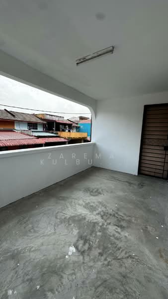 Rumah Teres 2 Tingkat untuk Dijual di Taman Koperasi Polis (Batu) - Zarema Kulbuzheva - Balcony - PropertyGuru.com.my