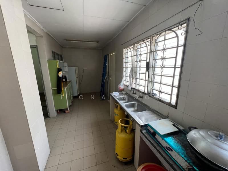 Rumah Teres 2 Tingkat untuk Dijual di Taman Harta Pertama (Bukit Baru) - Fiona Woon - Kitchen - PropertyGuru.com.my