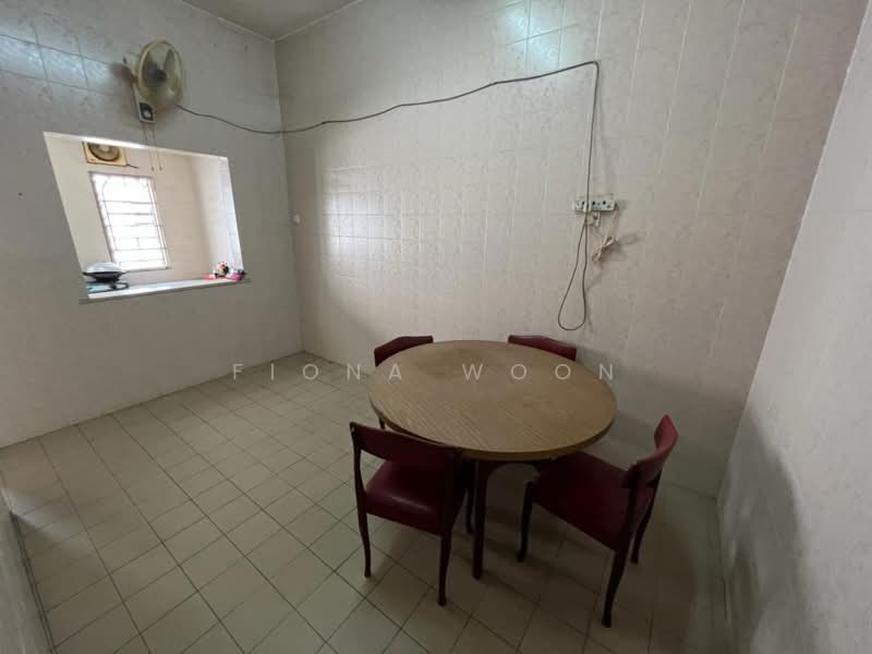 Rumah Teres 2 Tingkat untuk Dijual di Taman Harta Pertama (Bukit Baru) - Fiona Woon - Kitchen - PropertyGuru.com.my