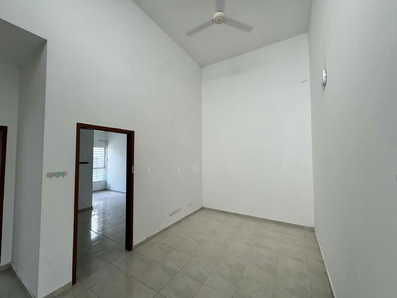 Rumah Teres 2 Tingkat untuk Dijual di Serene Heights (Semenyih) - Azli Ibrahim - Interior - PropertyGuru.com.my
