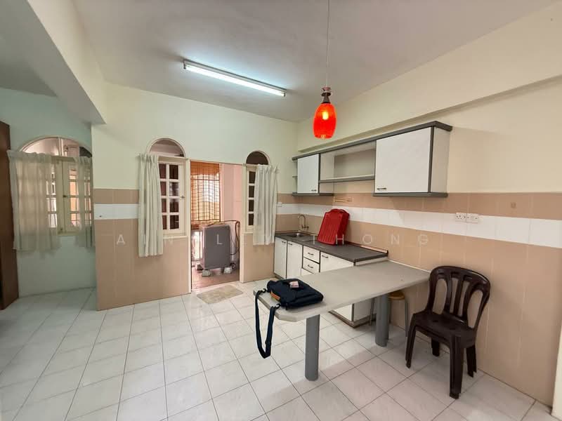 Kondominium untuk Dijual di Regency Terrace - Ainsley Thong - Kitchen - PropertyGuru.com.my