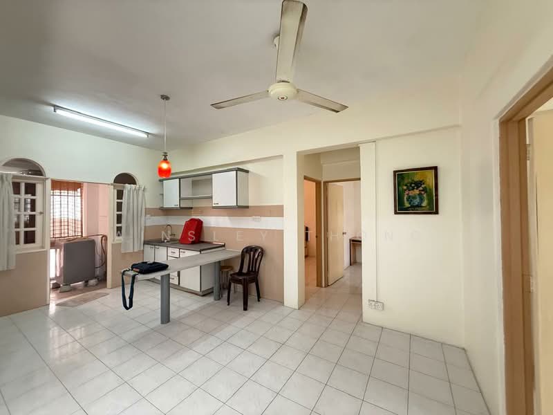 Kondominium untuk Dijual di Regency Terrace - Ainsley Thong - Kitchen - PropertyGuru.com.my