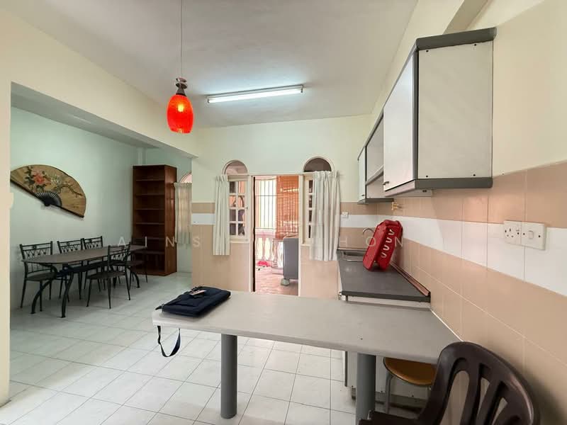 Kondominium untuk Dijual di Regency Terrace - Ainsley Thong - Kitchen - PropertyGuru.com.my