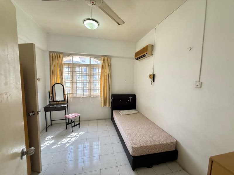 Condominium for Rent at Regency Terrace - Ainsley Thong - Bedroom - PropertyGuru.com.my
